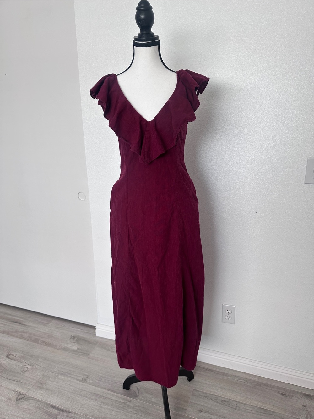 Universal Thread Red Ruffle V-Neck Midi Dress - Picture 2 of 6
